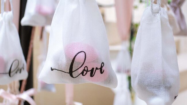 Love-bag-for-wedding-gift-2021-09-04-18-22-12-utc